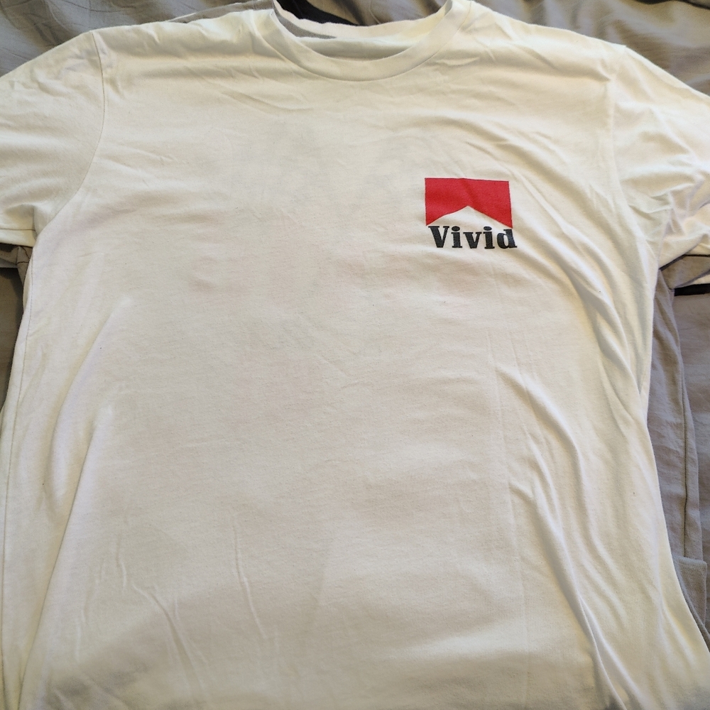 Vivid Racing large t shirt